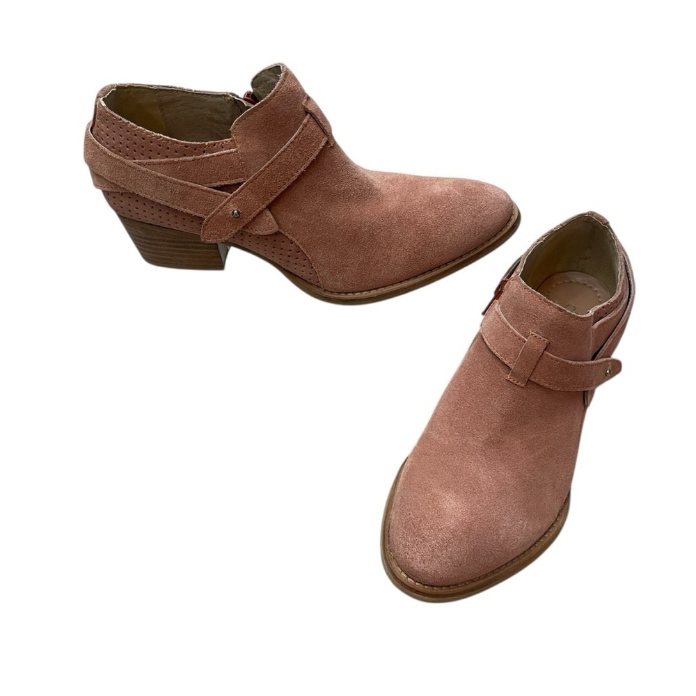 Charles by Charles David Pink Suede Chunky Heeled Booties Womens size 8.5